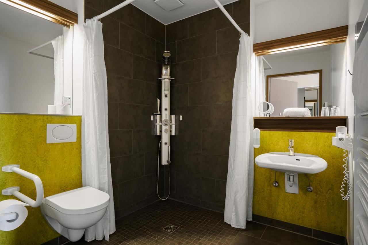 Radlon Fahrrad-Komfort-Hotel Waren  Luaran gambar